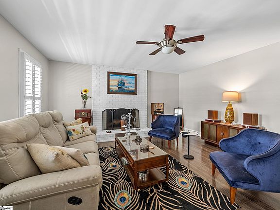 5th image of 6 Hudders Creek Way