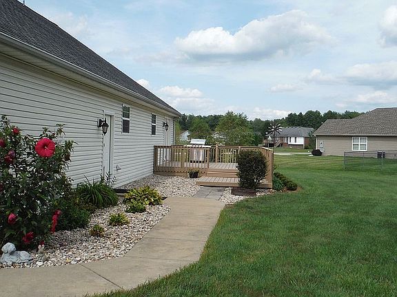 4th image of 1533 Parkwood Ct NE
