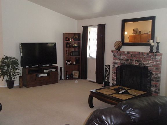 3rd image of 1429 Sally Ln