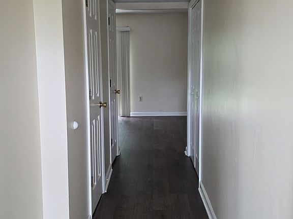 5th image of 1679 York Dr