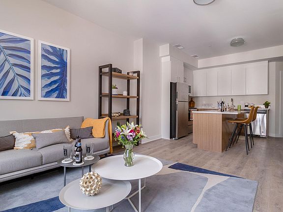 5th image of 25 Michigan Ave W #1004