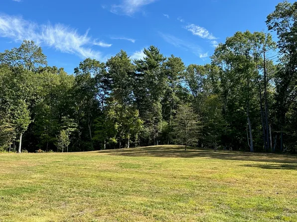 88 Maple St, South Hamilton, MA 01982