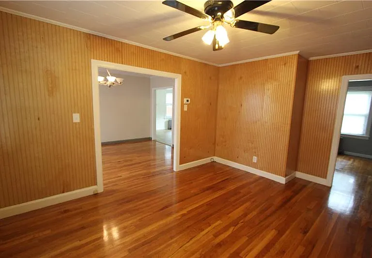 23 Saxon St — Photo 8