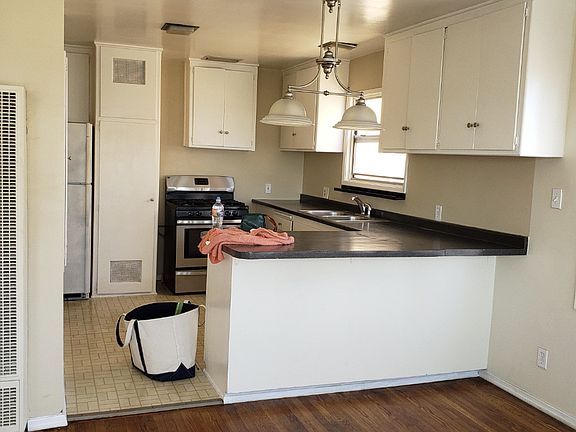 4th image of 4811 E Ocean Blvd #2