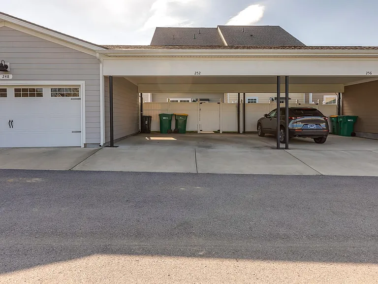 252 Mary Ann Cir — Photo 23