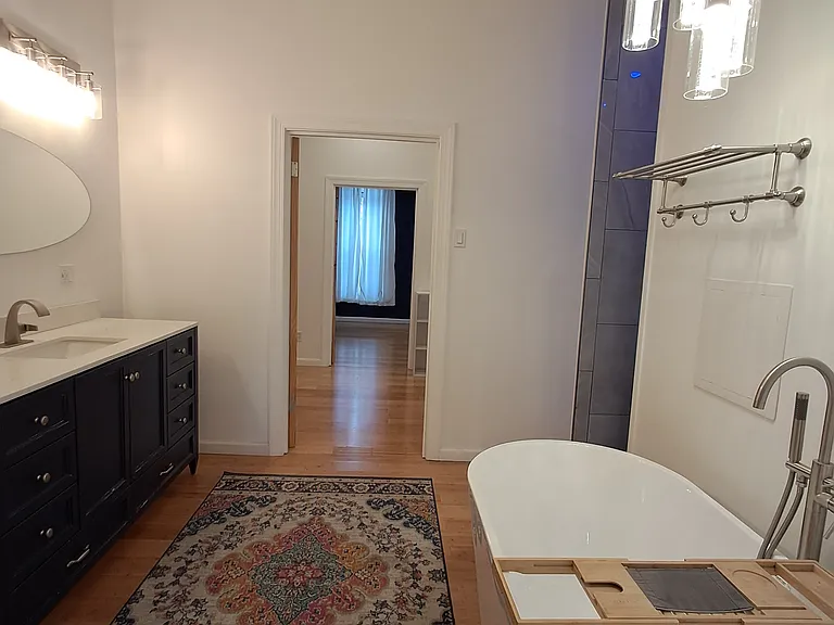 554 Mill St — Photo 4