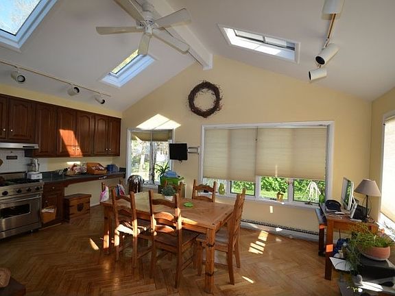 3rd image of 7707 Grovenor Ct