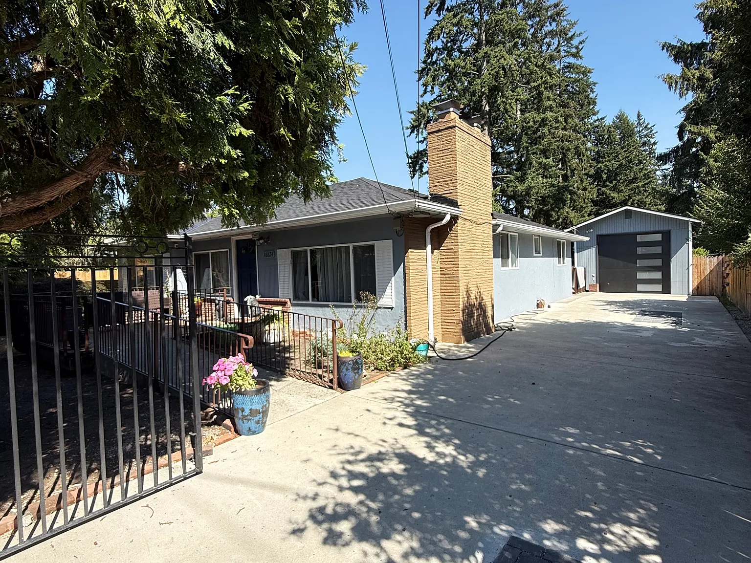 3 bed, 1300 sqft, $4,900 — Photo 1
