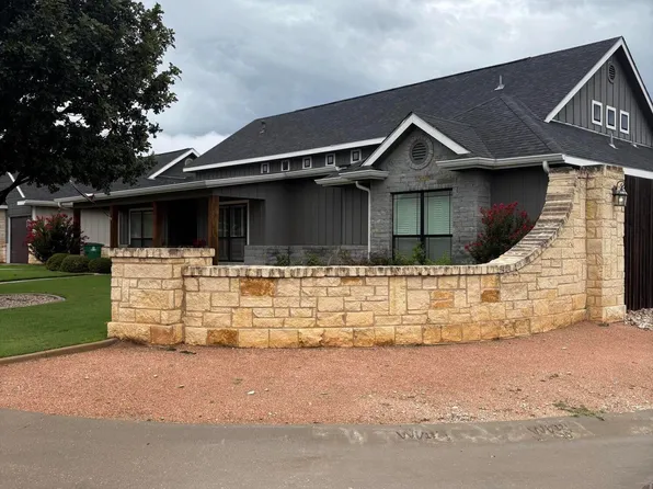 2002 Silver Creek Ct, San Angelo, TX 76904