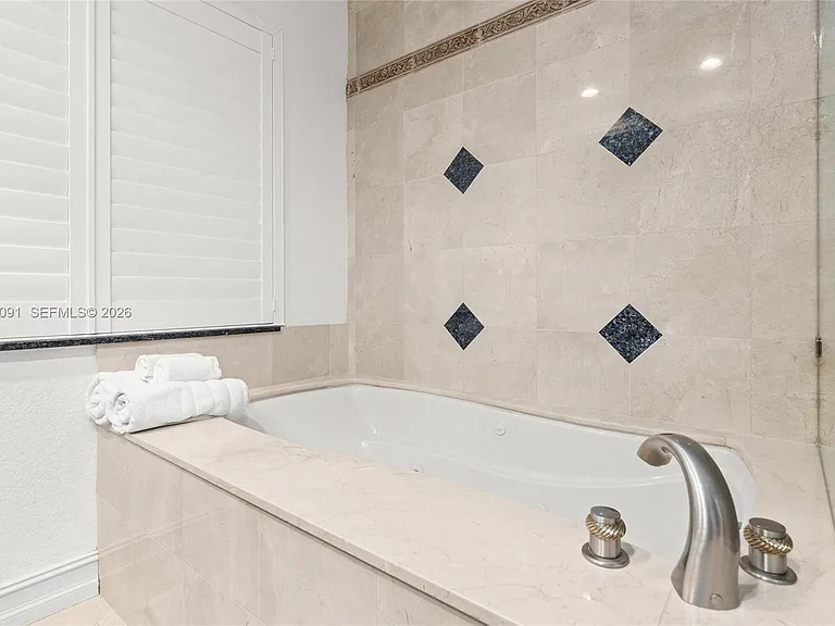 18 Eleuthera Dr — Photo 49