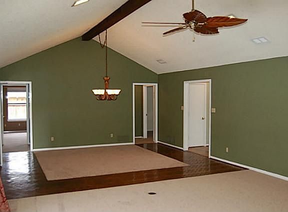 4th image of 2208 Primrose Dr