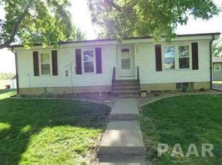 207 W 2nd St, Glasford, IL 61533