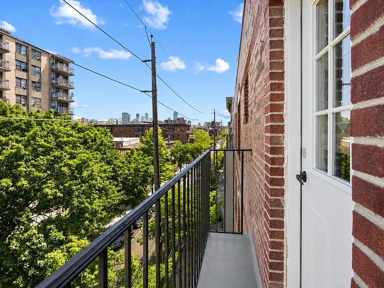 218 Jackson St #7 — Photo 24