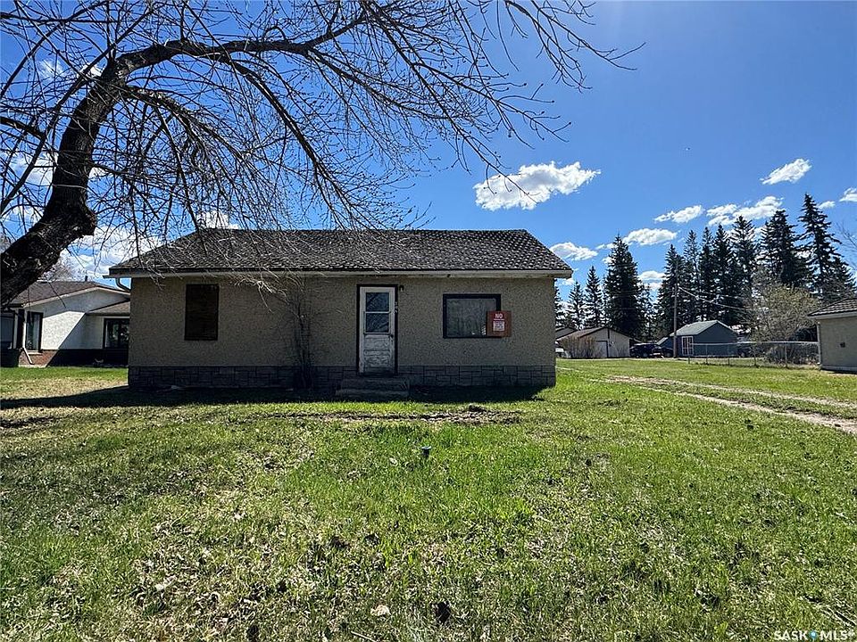 1st image of 208 Irvine STREET