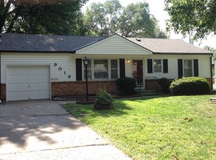 9019 E 73rd St, Raytown, MO 64133
