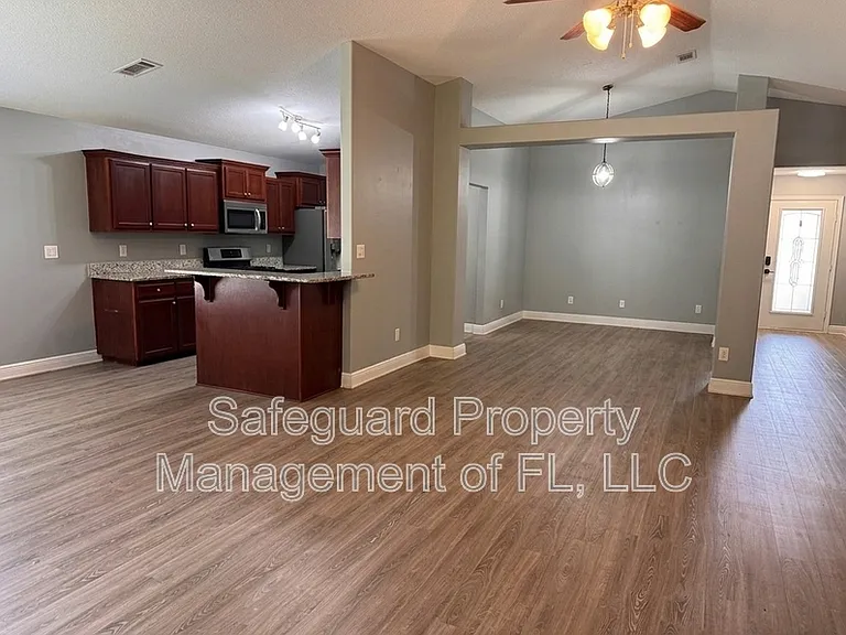 9615 Laramie Dr — Photo 5