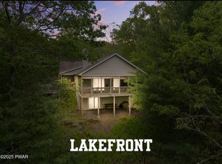 102 Circle Dr, Milford, PA 18337