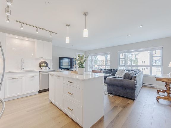 4th image of 22562 121st Ave #315