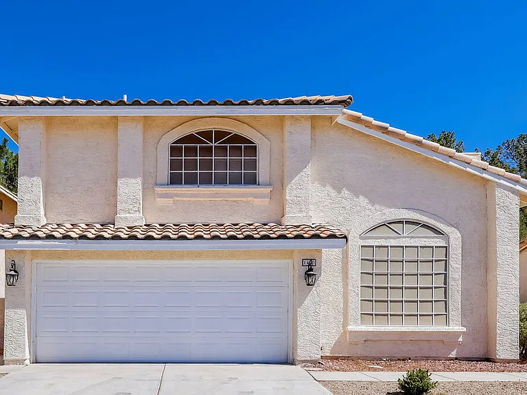 1403 Harmony Hill Dr — Photo 1