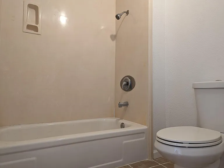 4058 Mahaila Ave #F — Photo 42