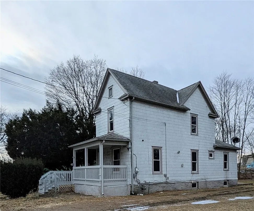 3 bed, 1.0 bath, 1516 sqft, $1,700 — Photo 2