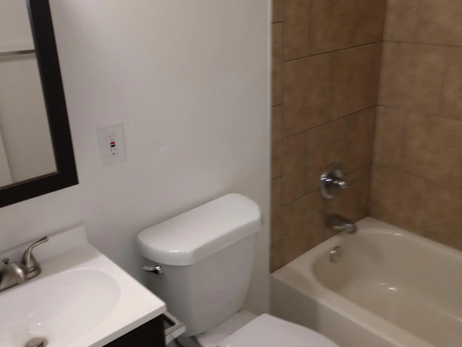 124 Fairfield Ave — Photo 2