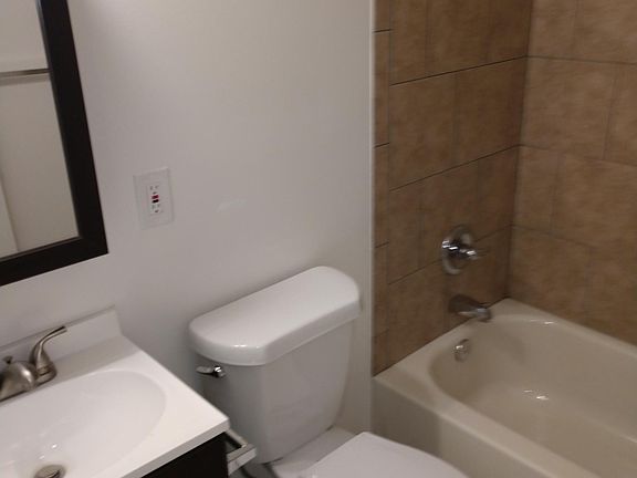 2nd image of 124 Fairfield Ave #2