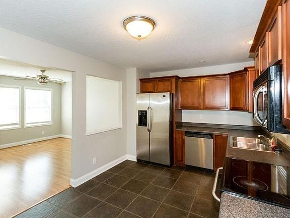 3rd image of 2506 Eaton Ave #1