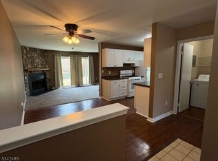 711 Spruce Hills Dr, Glen Gardner, NJ 08826