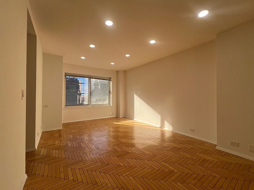 1st image of 106 Central Park S APT 25G