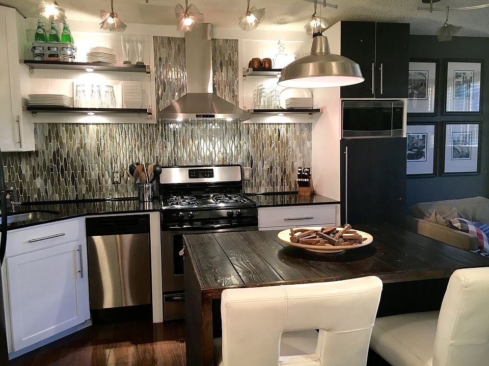1st image of 2530 1st Ave S APT 106