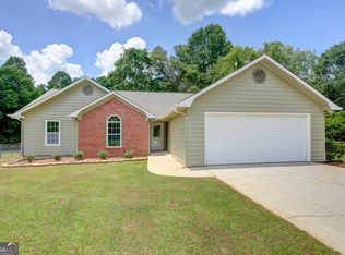 164 Sandstone Dr, Sharpsburg, GA 30277