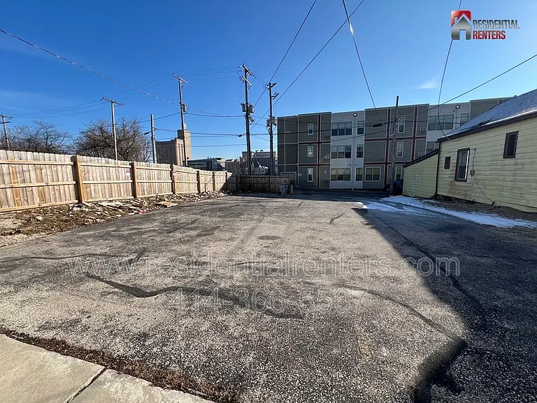 1116 N 13th St — Photo 14