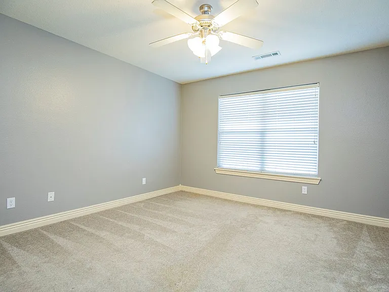 2308 Chinquapin — Photo 14