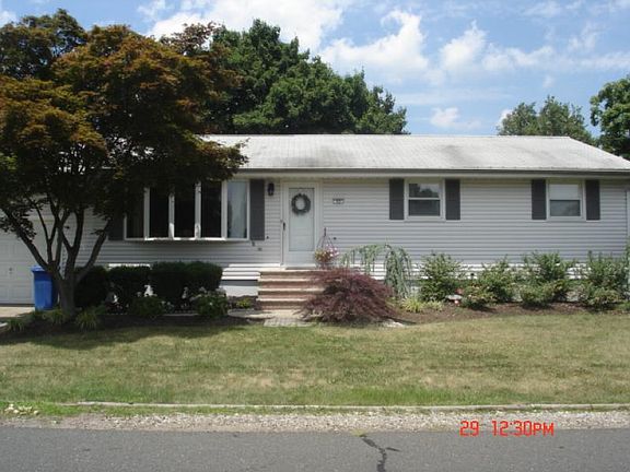2nd image of 52 Irvington Ave