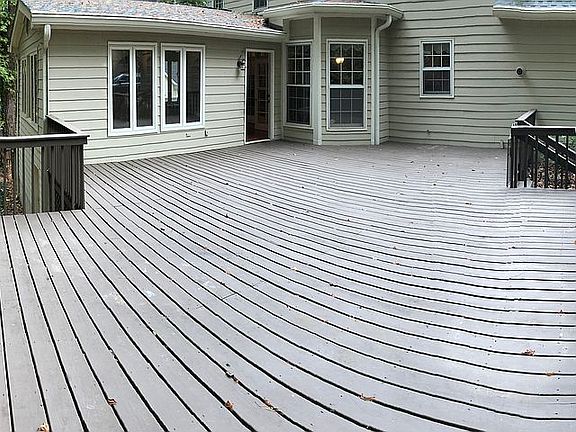 Enormous deck!