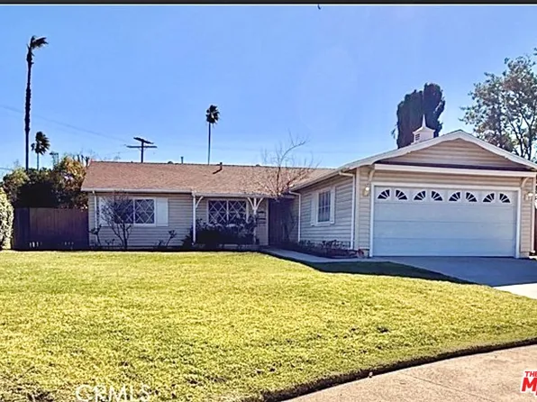 6300 Kenwater Ave, Woodland Hills, CA 91367