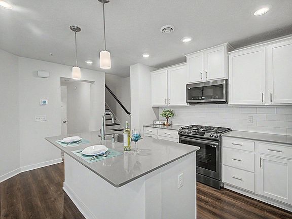 5th image of 7225 Elmo Ct