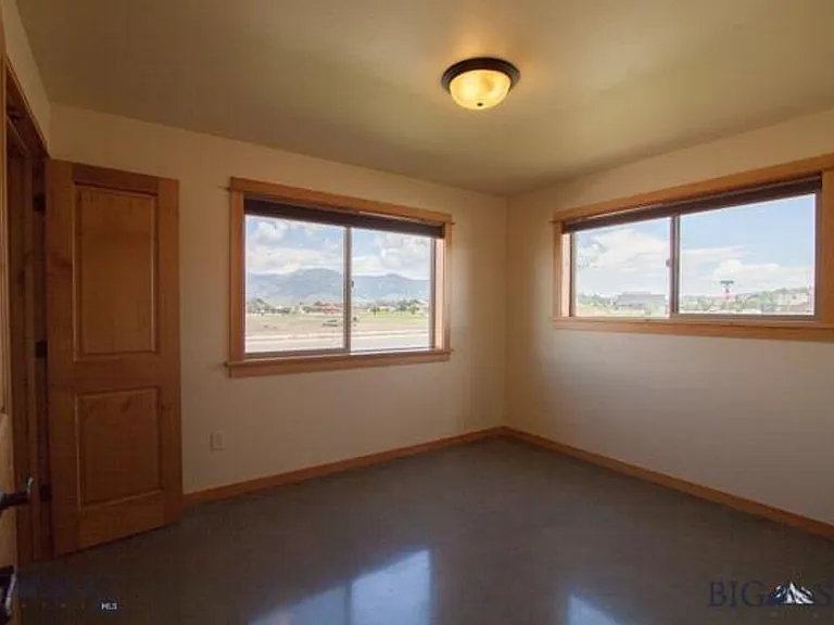 4020 Annie St — Photo 7