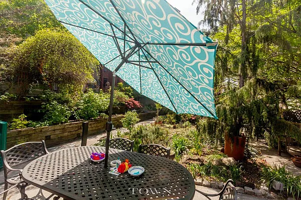 Sold by Town Residential | media 34