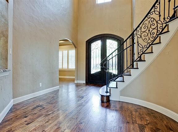 4th image of 6406 Deloache Ave