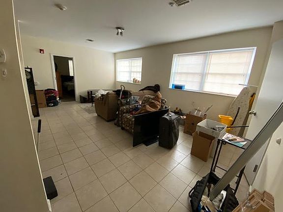 4th image of 51 W Hoffman Ave