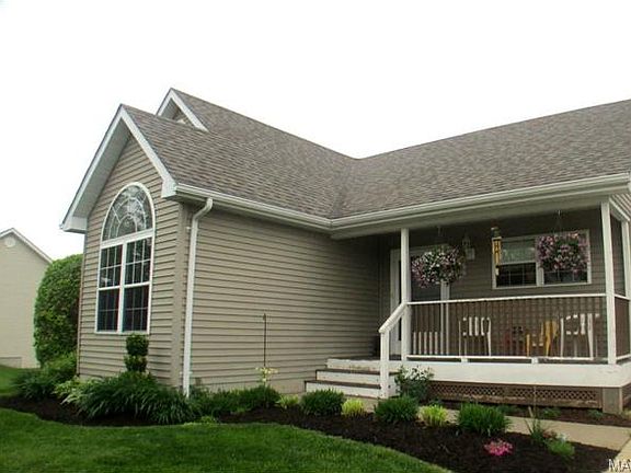 3rd image of 702 Deerfield Ct