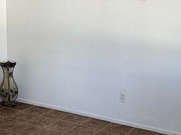 5th image of 7321 W CLAREMONT Street
