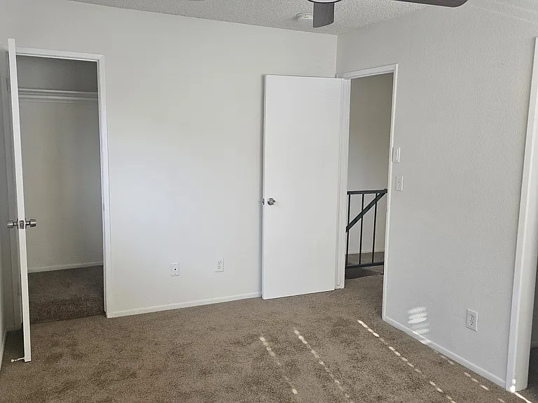 14616 Eastwood Ave #7 — Photo 8