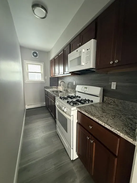 224 Mulberry St — Photo 1