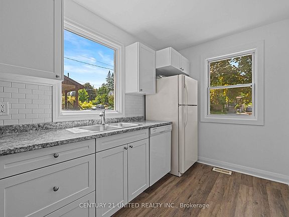 4th image of 185 Dumble Ave
