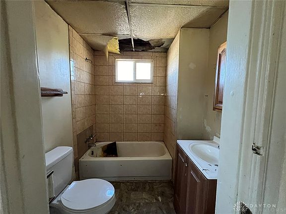 5th image of 5601 Abbottsford St