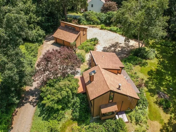 96 Concord Rd, Westford, MA 01886