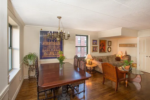 Sold by Dwell Residential Inc | media 10